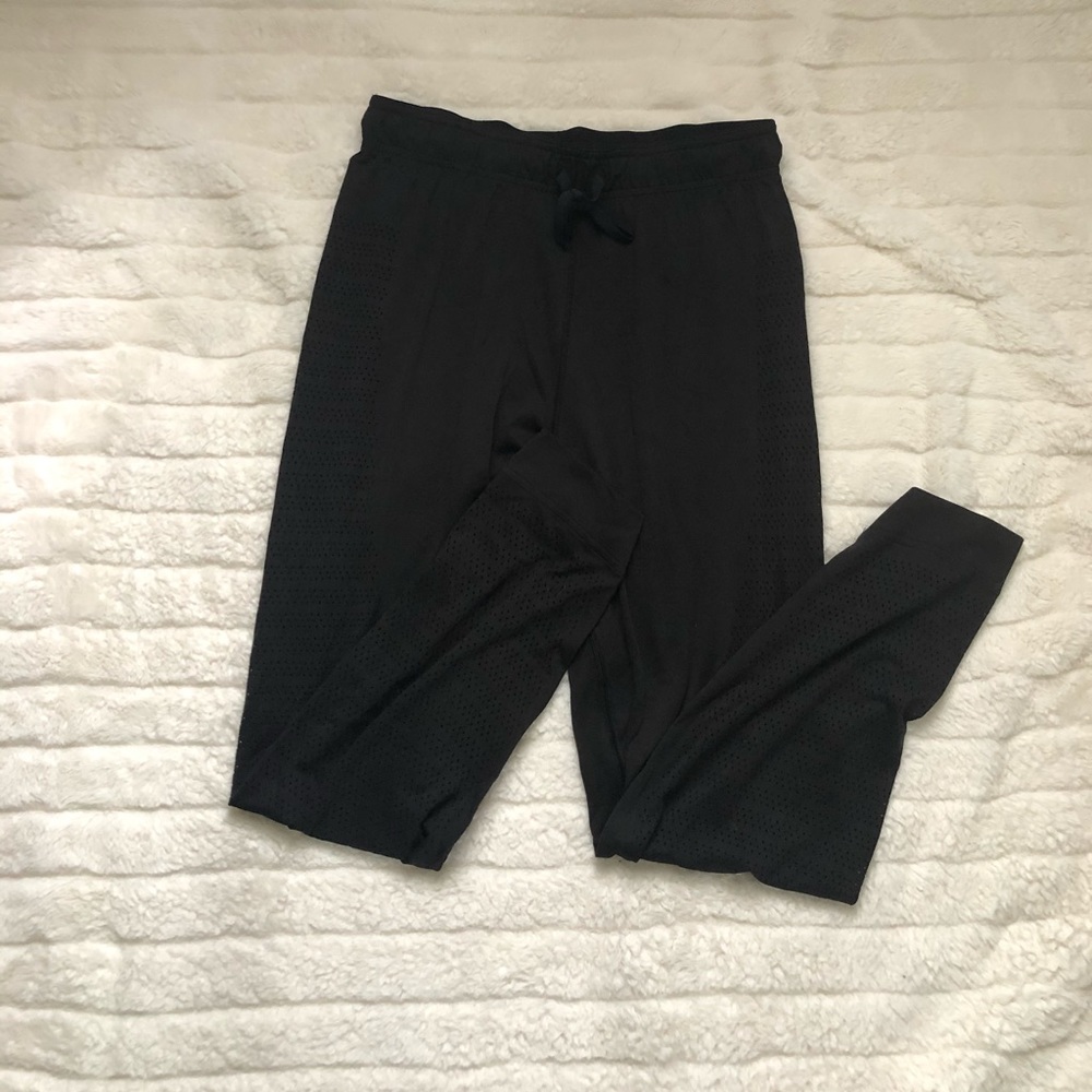 Lululemon pants with mesh sides